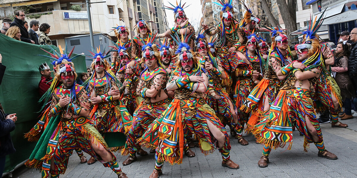 Carnaval solidario en Valdepeñas. Entrega de donativos para AFAD, Rosae y AECC