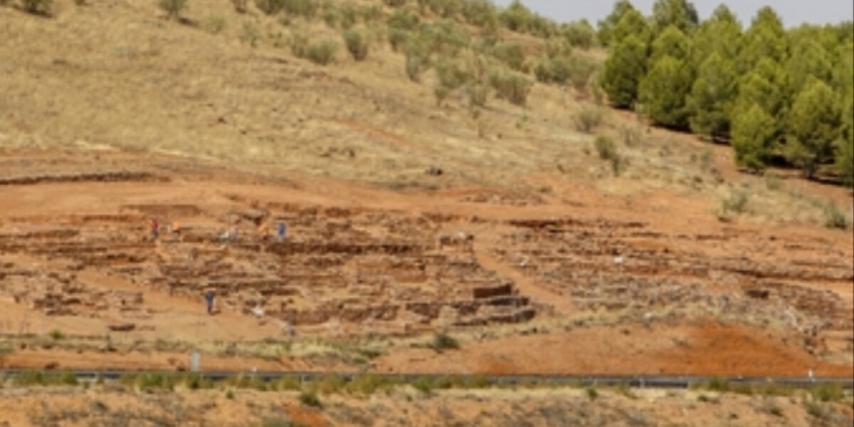 Cruz Roja y el Ayuntamiento de Valdepeñas unen fuerzas para reverdecer el Cerro de San Blas