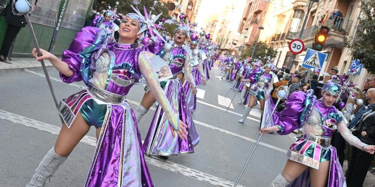 El Carnaval de Valdepeñas brilla con luz propia por su alta participación y la diversidad de actuaciones