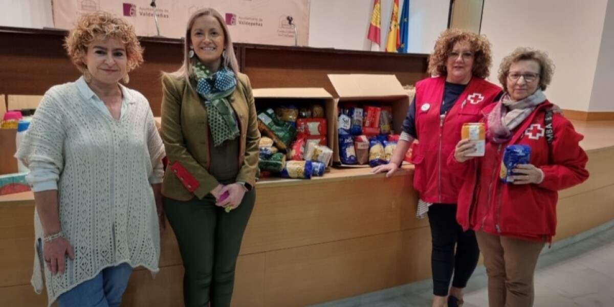 La campaña "Un kilo de letras" reaviva la solidaridad a través de la lectura en Valdepeñas.